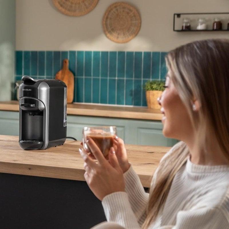 Cafetière à Capsules Cecotec Freestyle Grind & Latte - 1400W, 20 Bars, Moulin Intégré, Réservoir Lait - Compatible Nespresso, Dolce Gusto, K-fee - 10