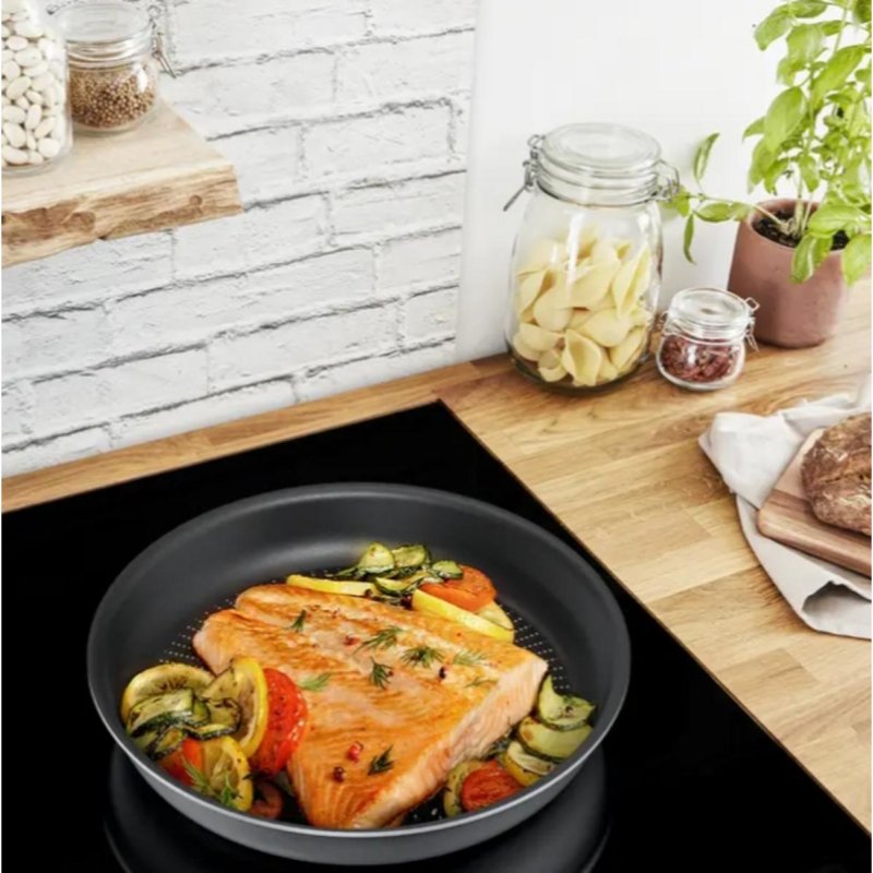 Tefal Emotion Padella Argento 28 cm, Acciaio Inossidabile, Garanzia 10 anni, Base spessa per una diffusione di calore omogenea, Design elegante, Manico robusto, Induzione E3010604 Tefal Emotion Padella Argento 28 cm, Acciaio Inossidabile, Garanzia 10 anni, Base spessa per una diffusione di calore omogenea, Design elegante, Manico robusto, Induzione E3010604