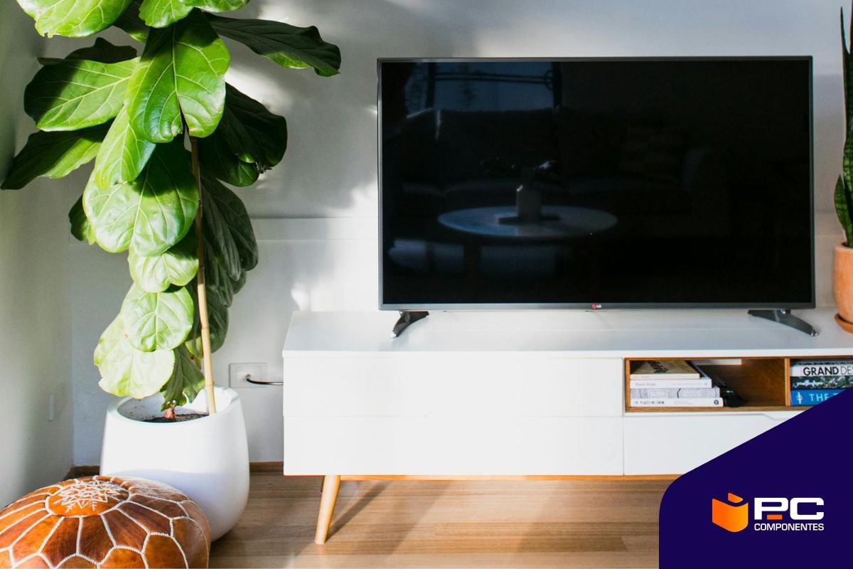 Una televisión 8K en un salón