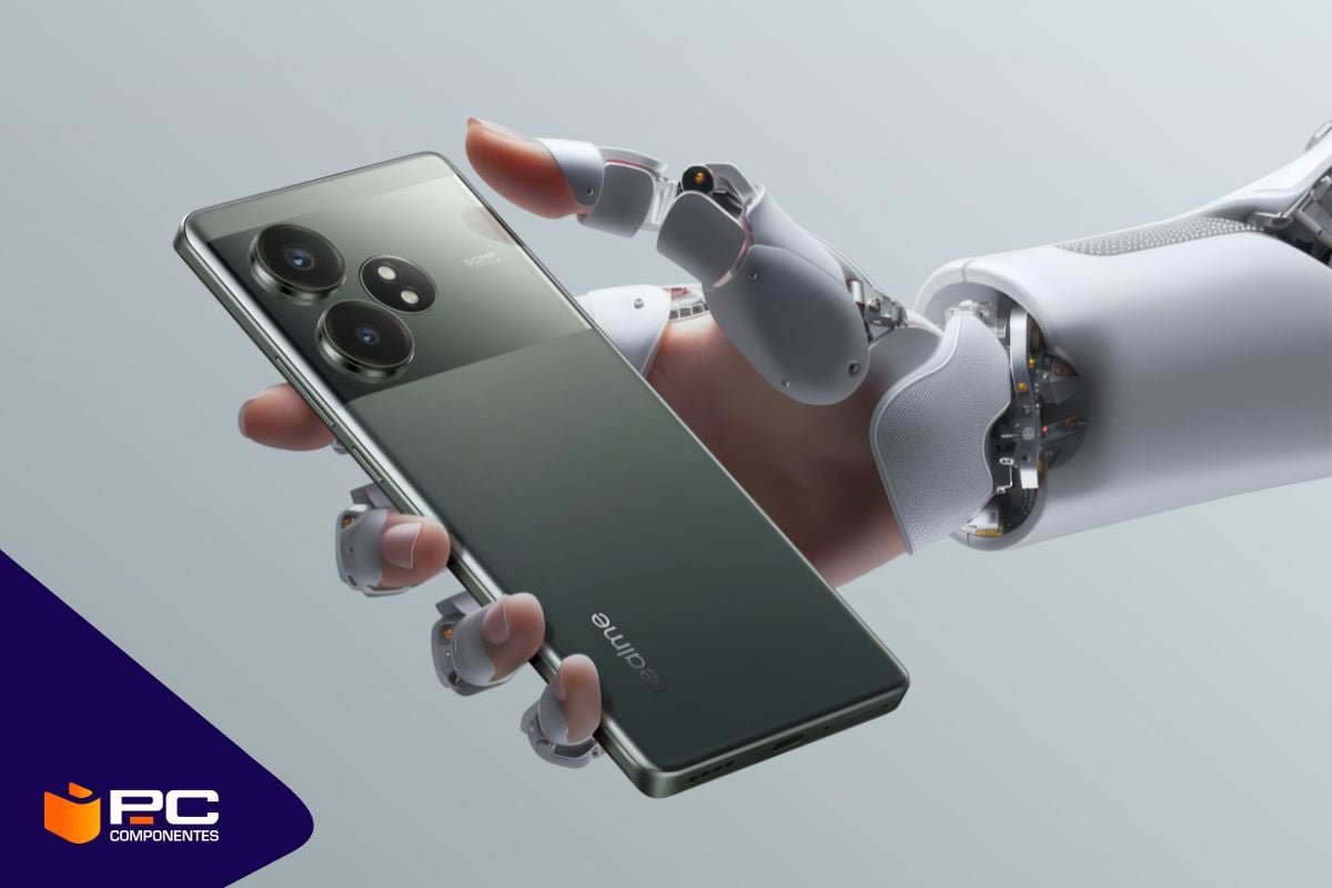 Una mano robótica sujetando el Realme GT6 y GT6T