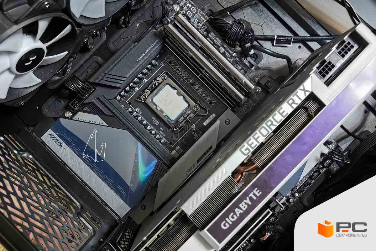 Una placa base compatible con procesadores y tarjetas gráficas gaming Una placa base compatible con procesadores y tarjetas gráficas gaming