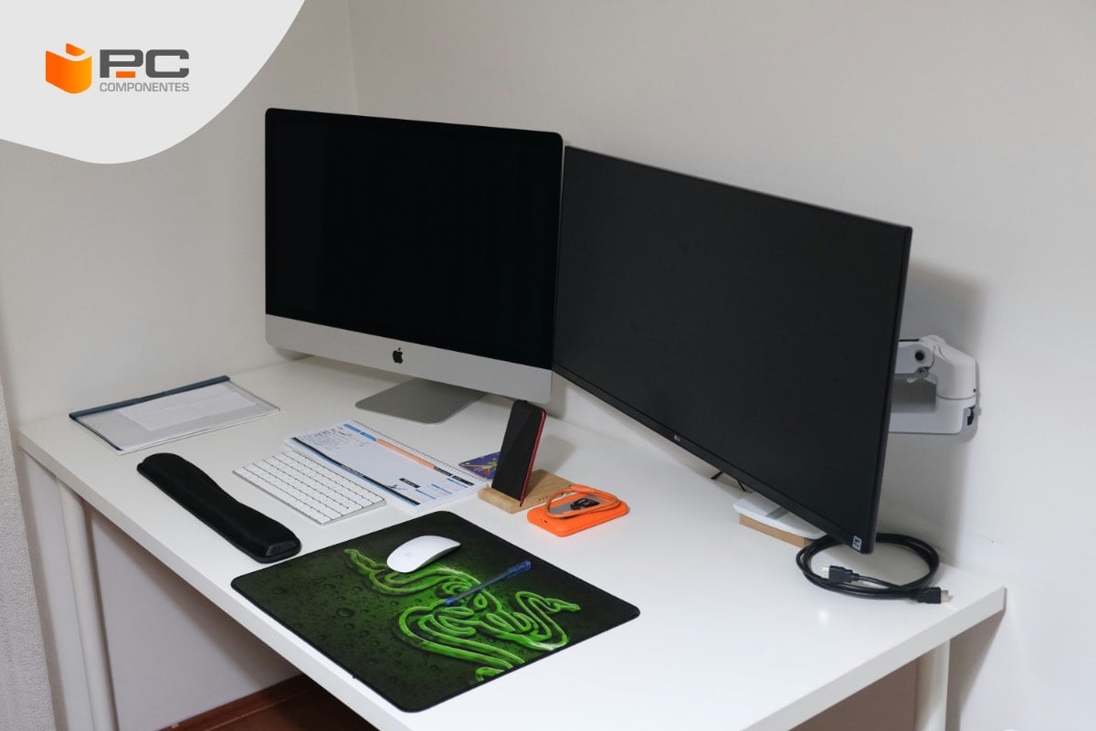 Un iMac utilizado como un monitor extra de PC