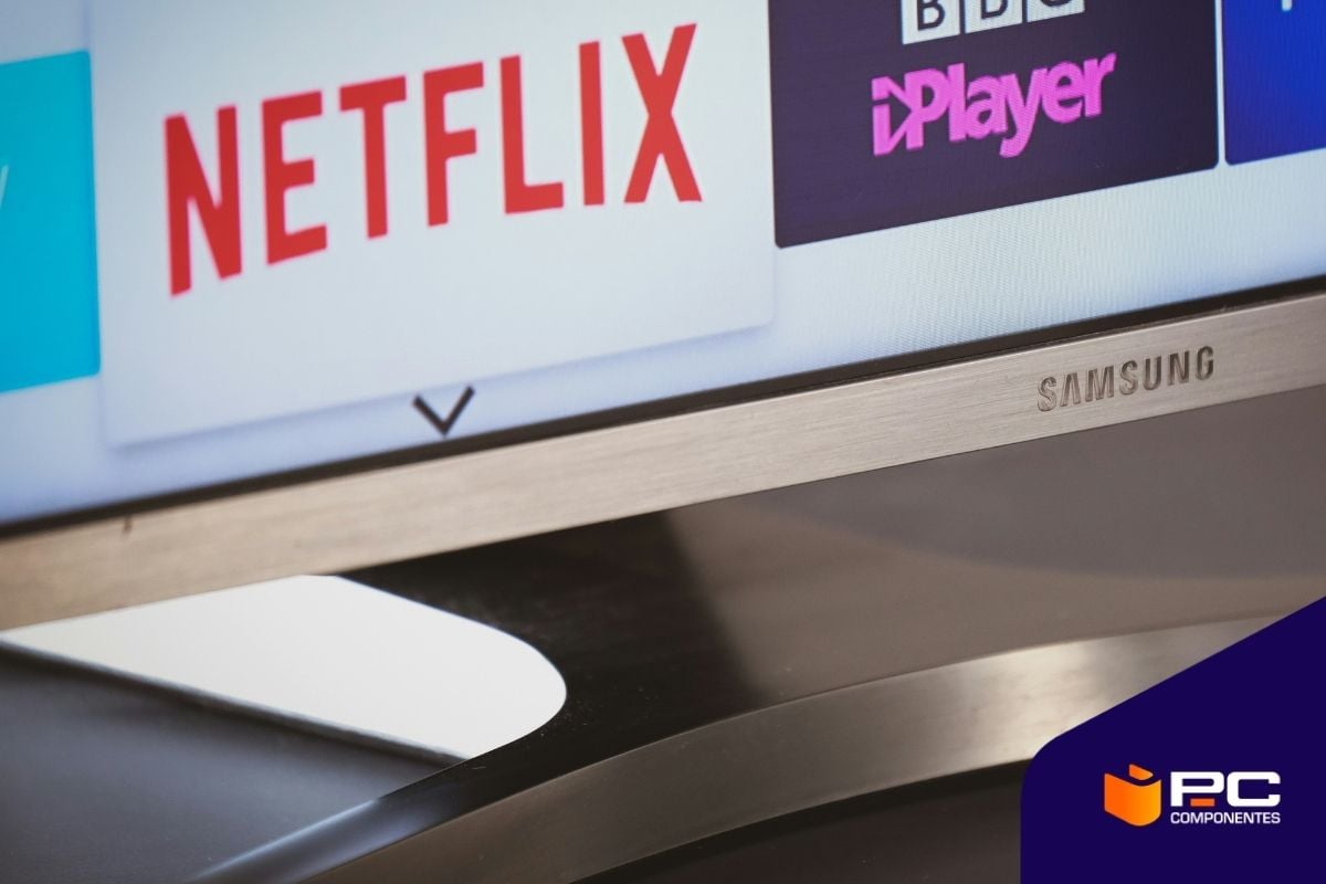 Ventajas de instalar Android en tu Smart TV Detalle de una Smart TV