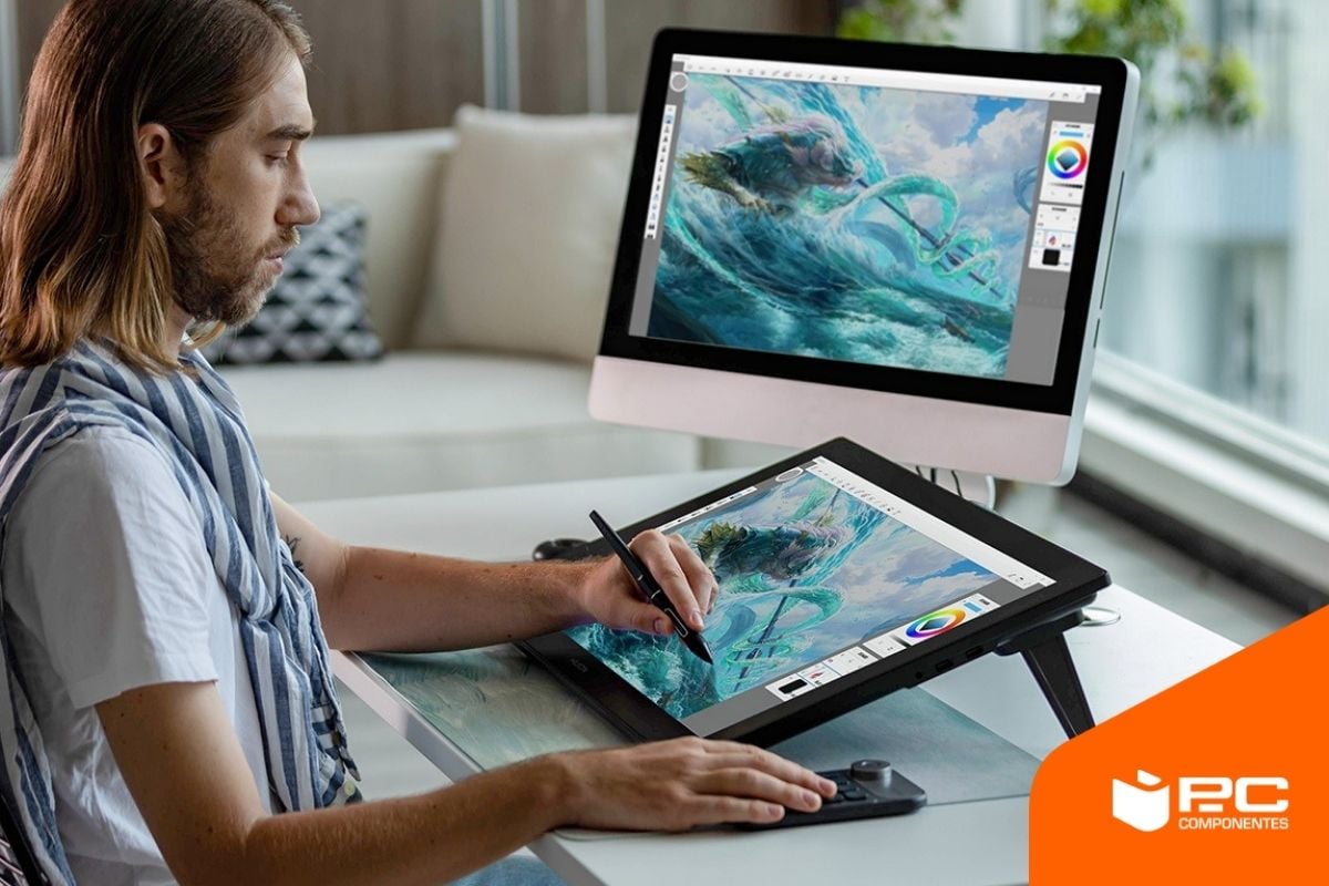 Una persona usando una tableta gráfica para dibujar