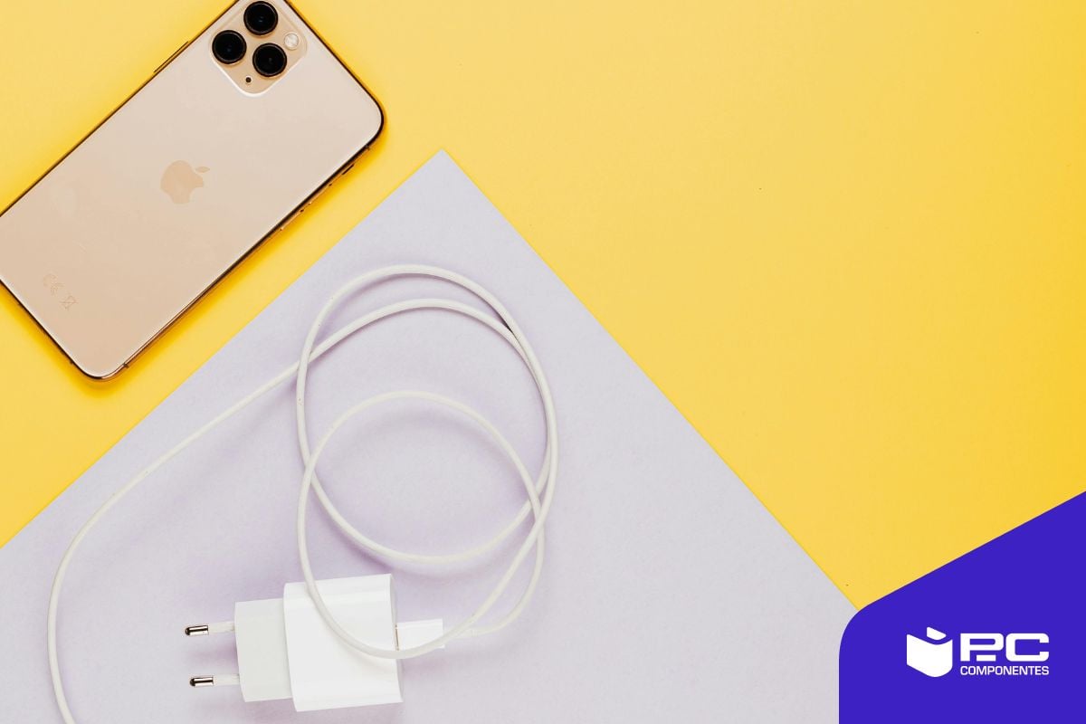 Un modelo de iphone con carga inversa