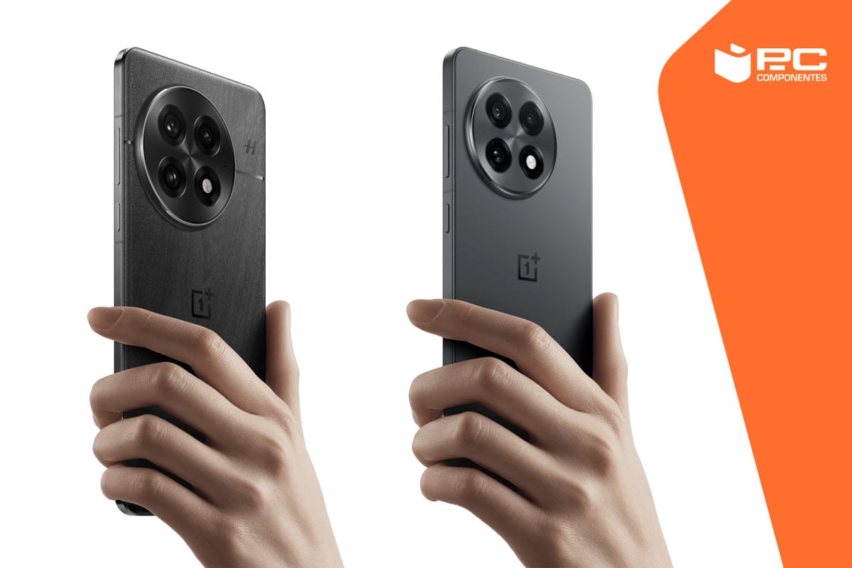 Dos manos sosteniendo el OnePlus 13 vs 13R Dos manos sosteniendo el OnePlus 13 vs 13R
