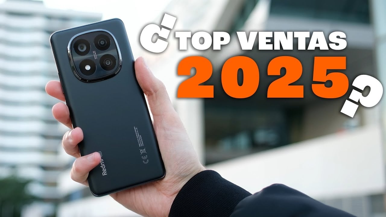 Una mano sostiene el móvil Xiaomi Redmi Note PRO+