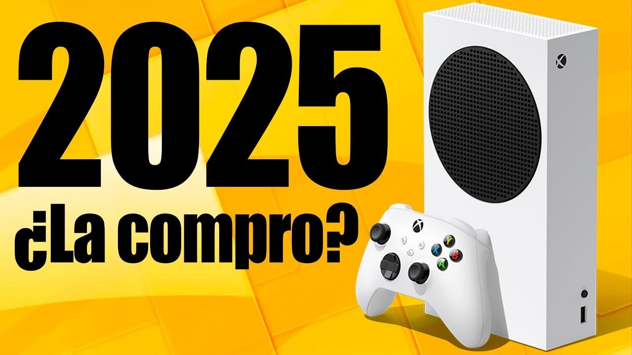 Xbox Series S blanca sobre un fondo amarillo