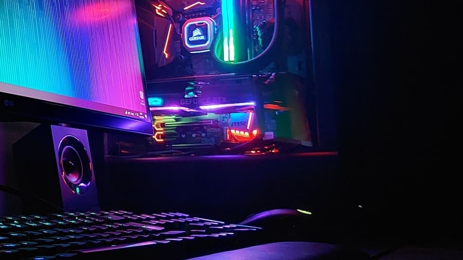 qué componentes tiene un PC gaming