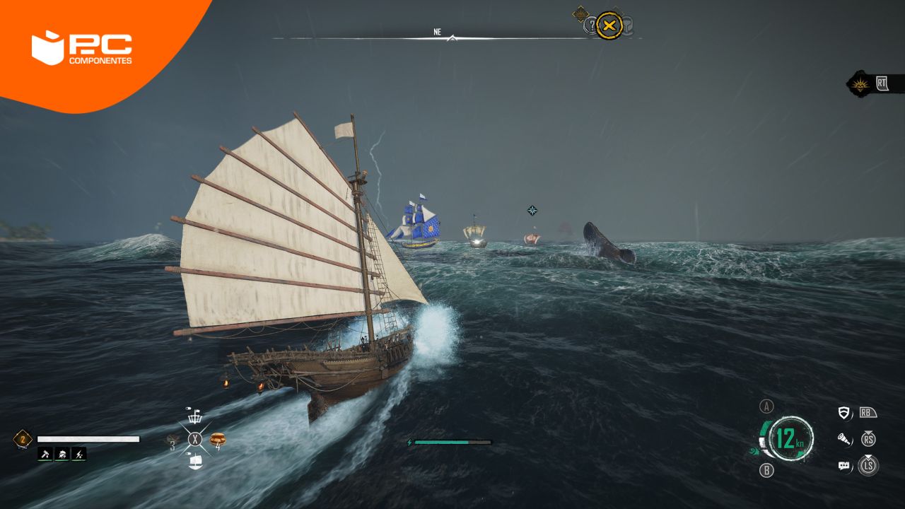 Un barco navega por el mar en Skull and Bones