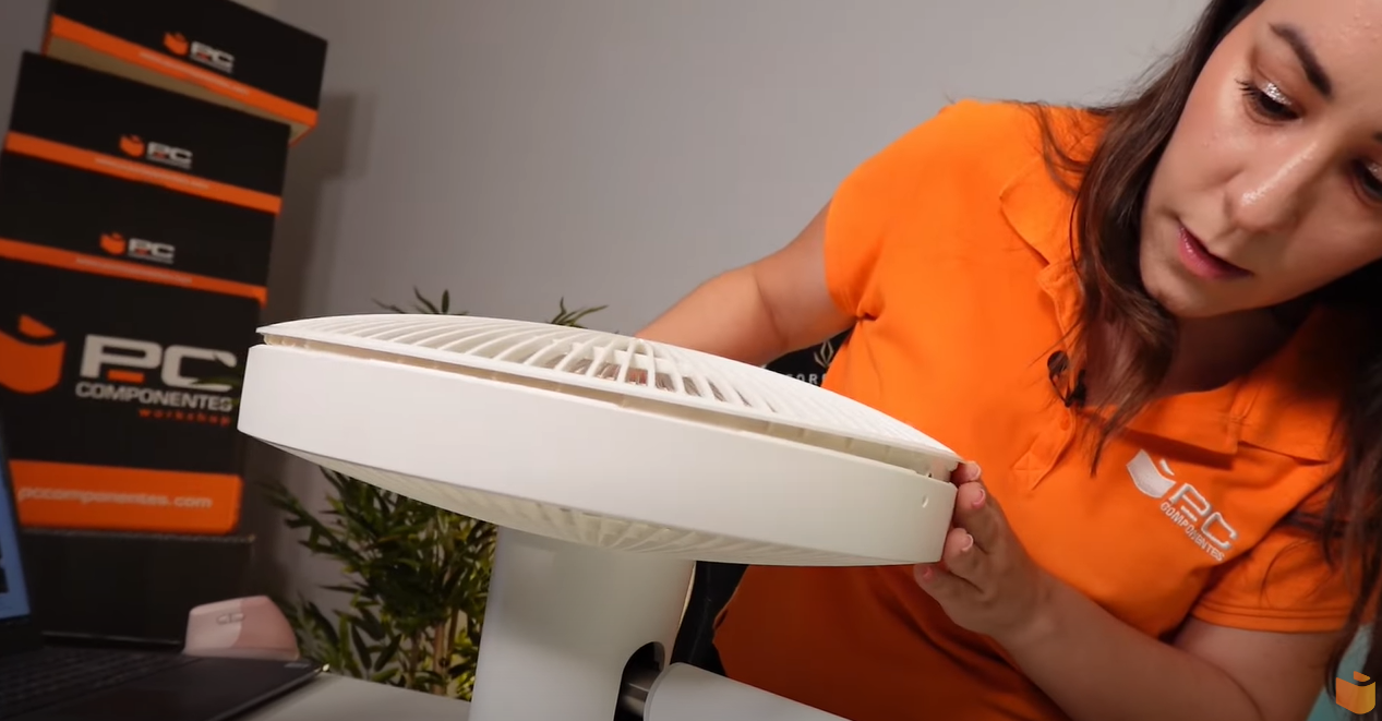 Experta montando ventilador Xiaomi Smart Standing Fan 2 Pro