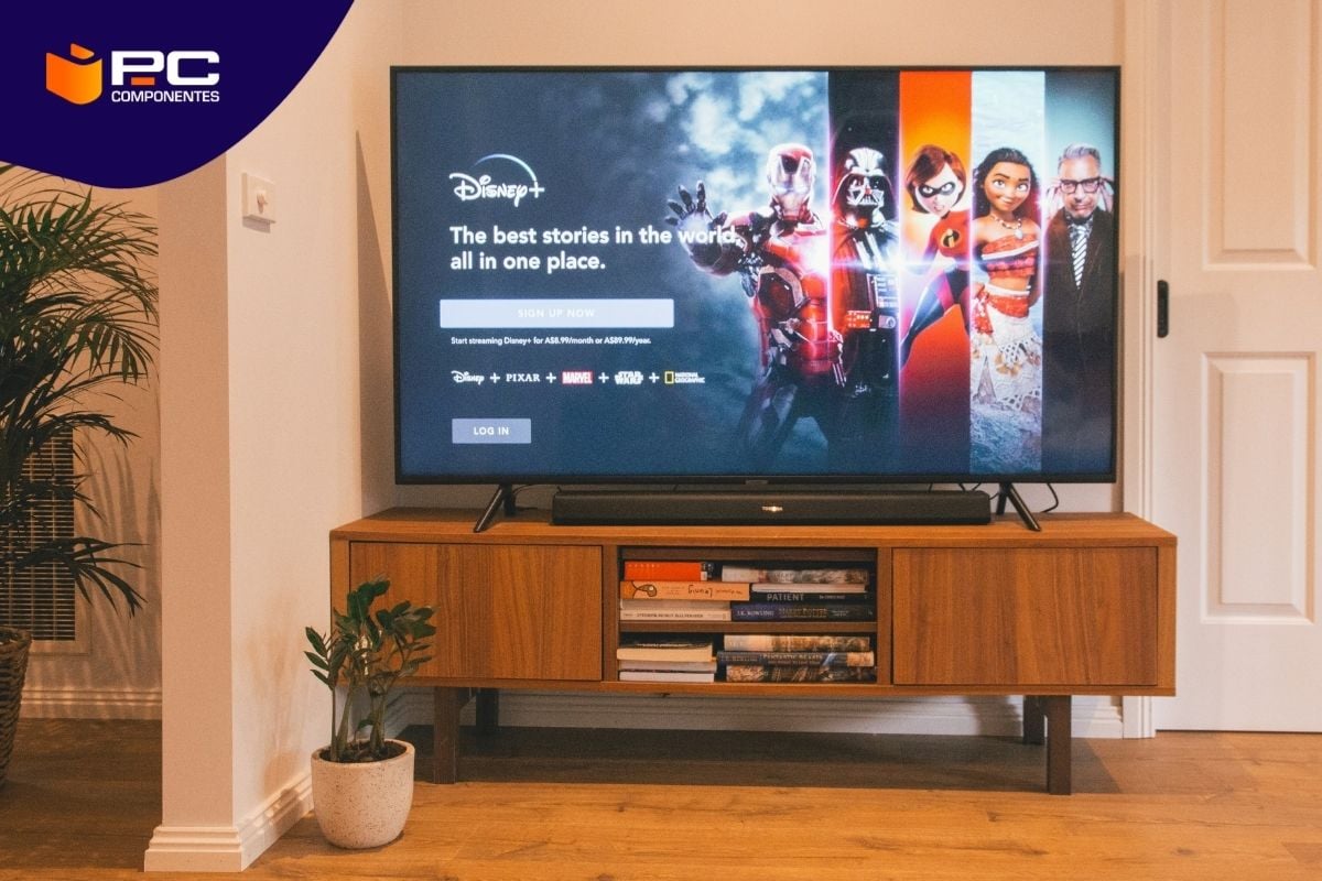 Una smart TV en un salón
