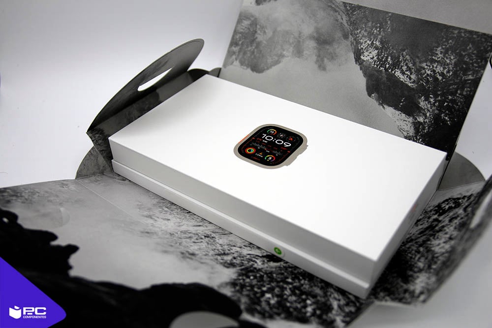 Apple Watch Ultra 2 unboxing