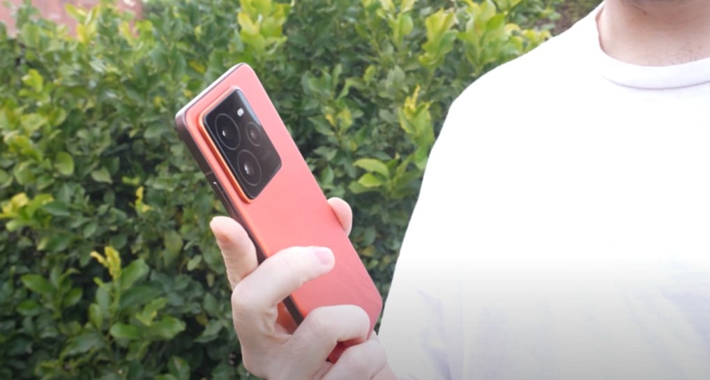 Así es la vista trasera de este Realme GT 7 Pro