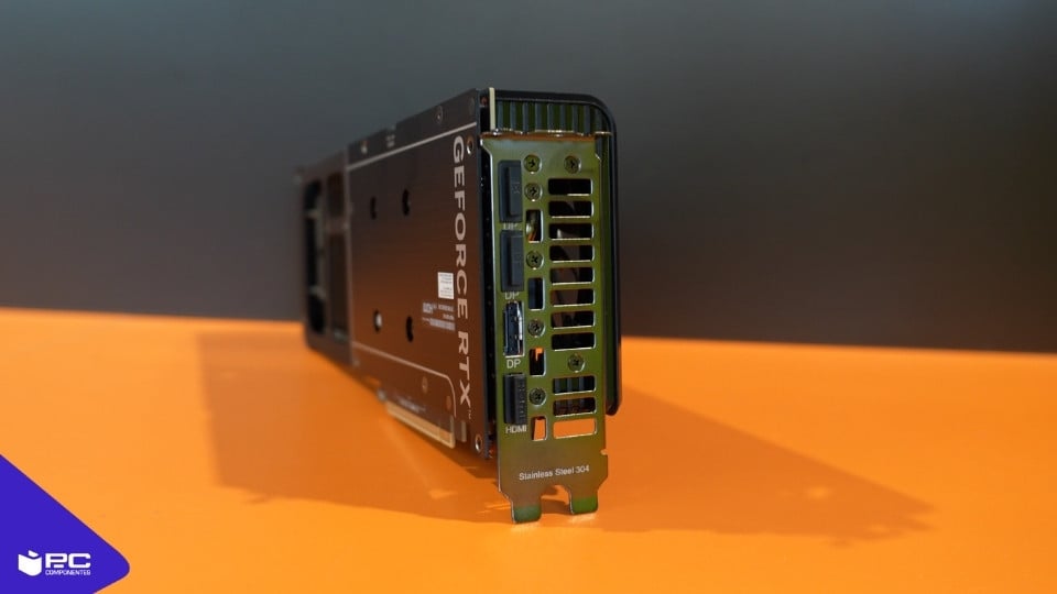 puertos RTX 5060 Ti 8 GB