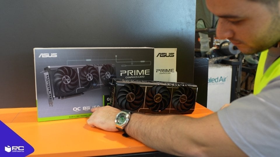 boxing RTX 5060 Ti