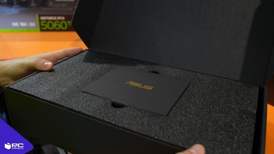 unboxing RTX 5060 Ti 8 GB