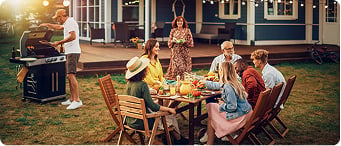 Grupo de personas disfrutando al aire libre