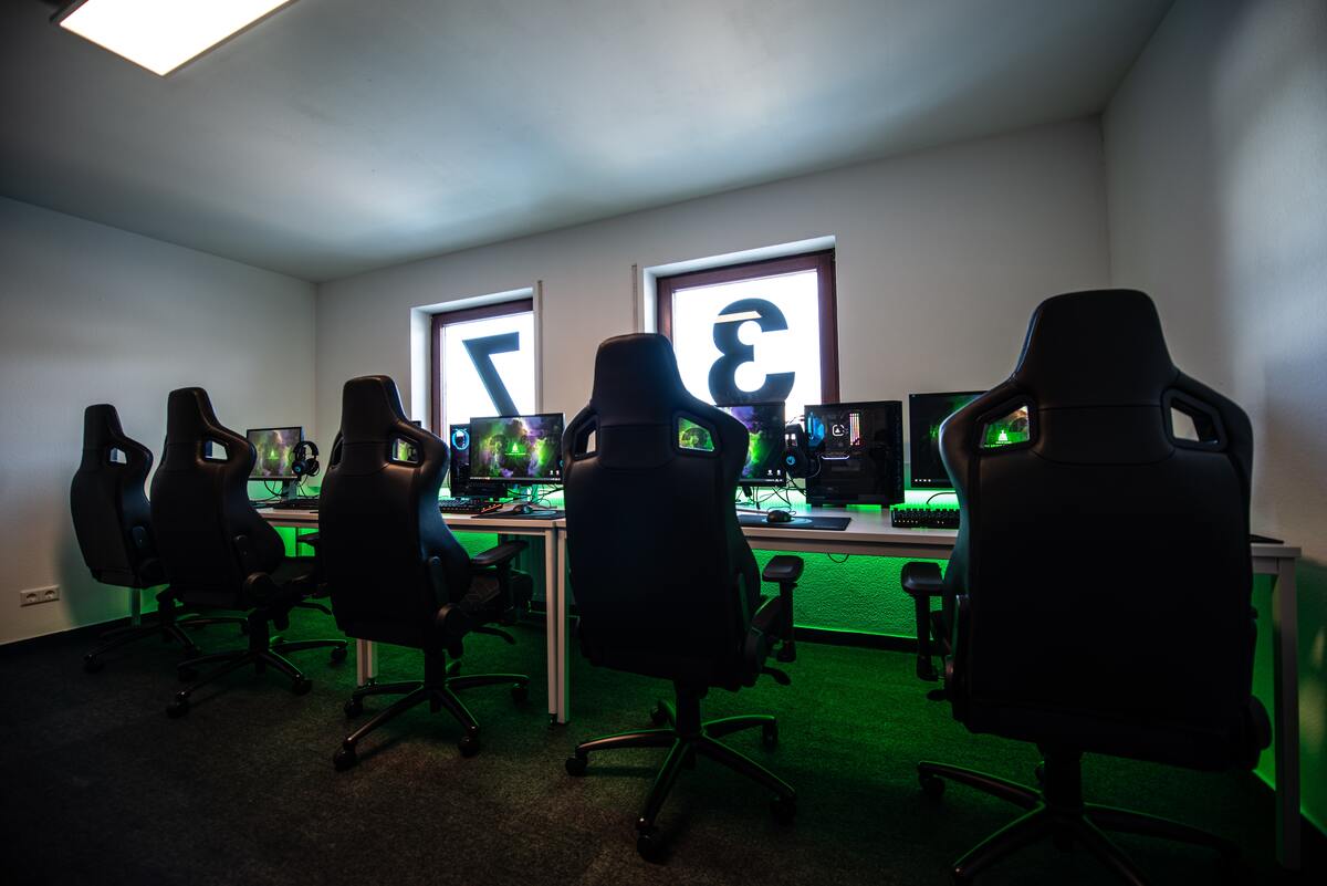 silla gaming de tela vs cuero, ¿cuál es mejor? silla gaming cuero o tela