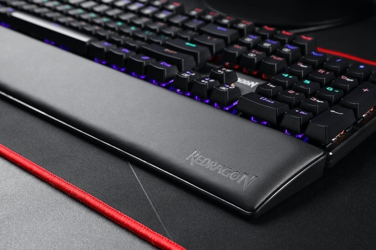 i 7 migliori tastiere con poggiapolsi PcComponentes migliori tastiere con poggiapolsi