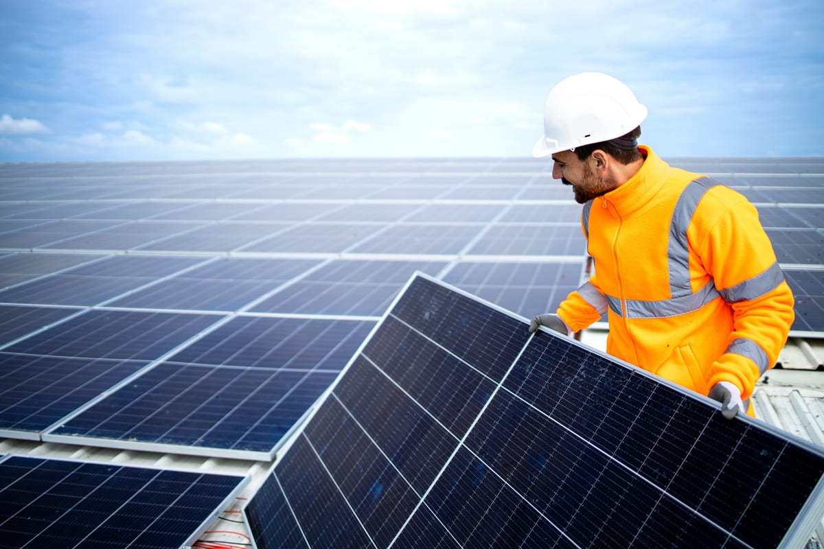 Consejos para ahorrar en la factura de la luz con Placas Solares ahorrar en la factura de la luz con Placas Solares