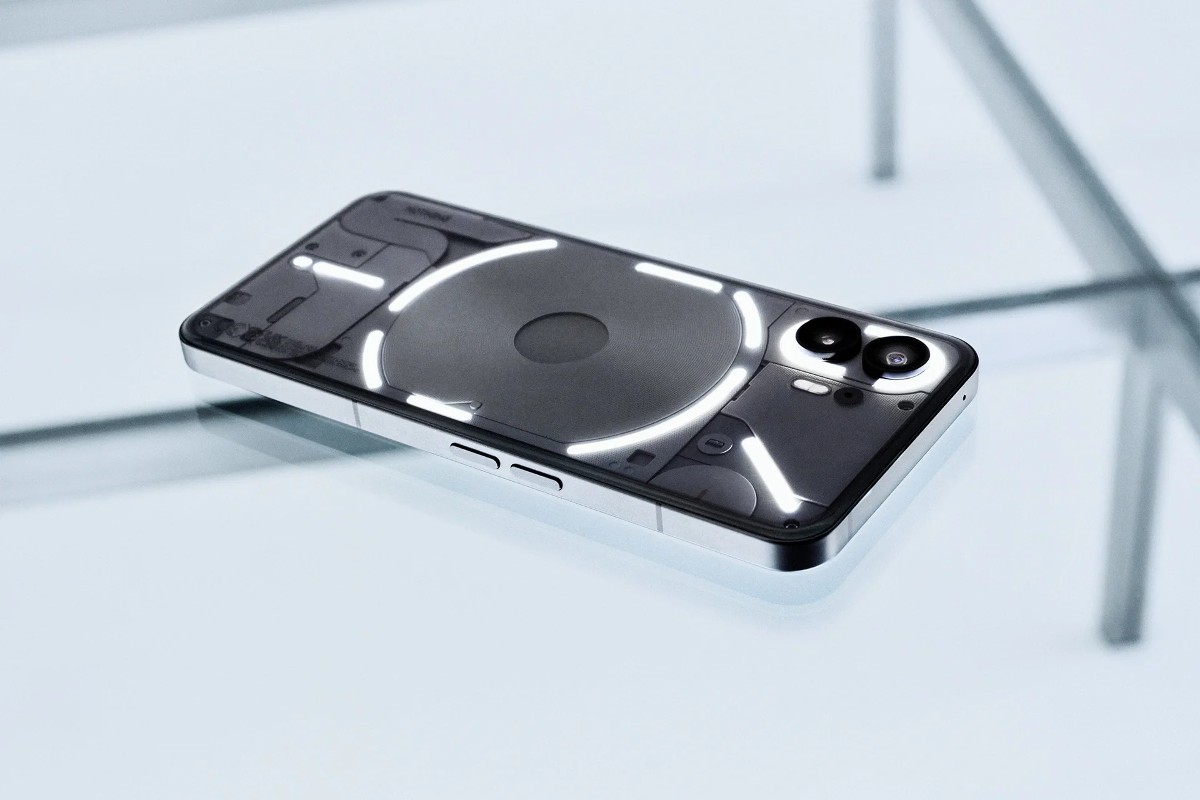 Meinungen und Kritik über das Nothing Phone (2) Meinungen und Kritik über das Nothing Phone (2)